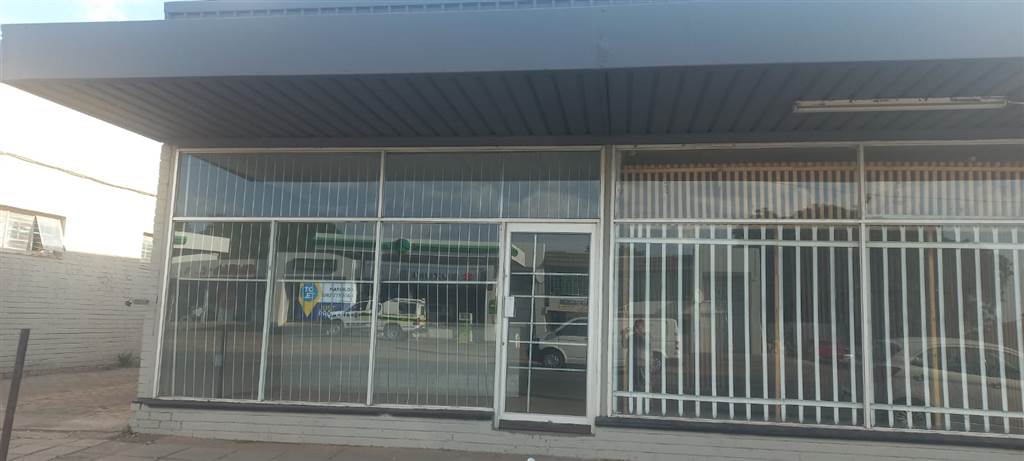 100  m² Commercial space in Vryburg photo number 1