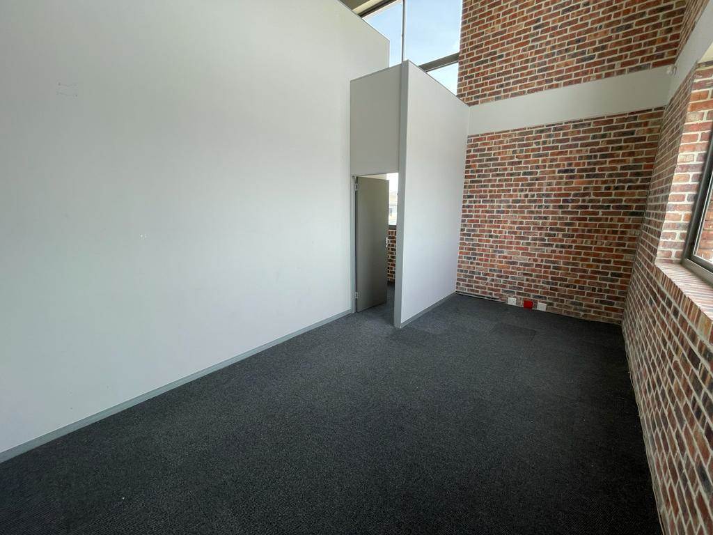 302  m² Commercial space in Parklands photo number 19