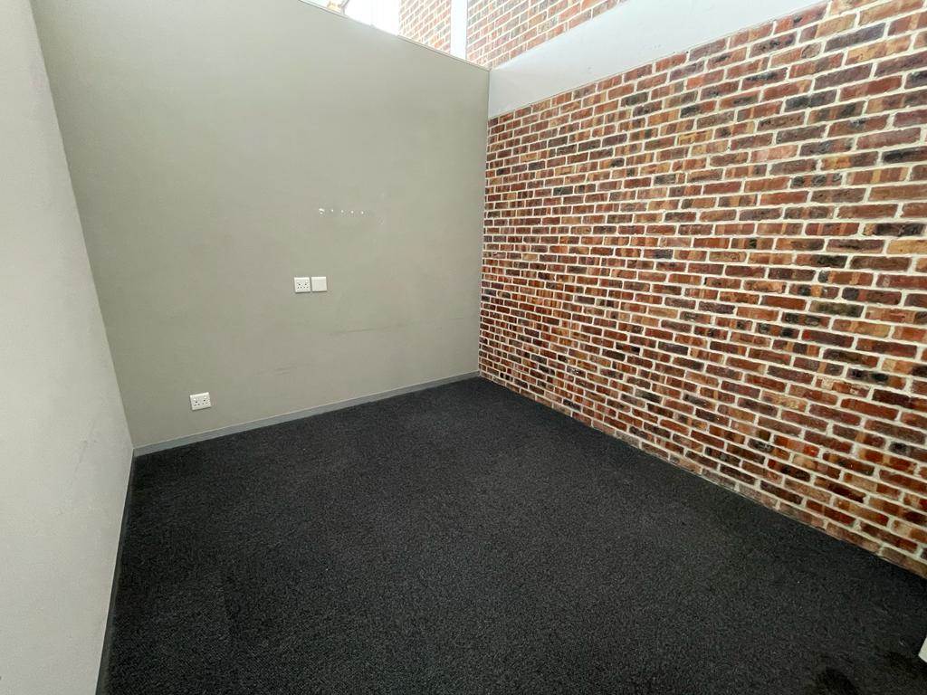 302  m² Commercial space in Parklands photo number 20