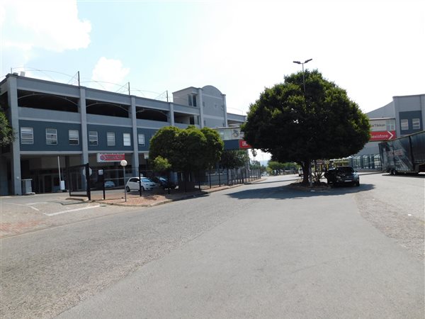 415  m² Commercial space