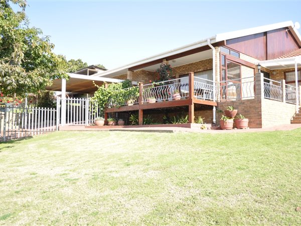 4 Bedroom House 4 Bedroom House