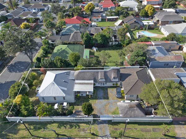 5 Bedroom House 5 Bedroom House