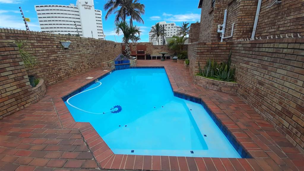 3 Bed Townhouse in Umhlanga Rocks photo number 3