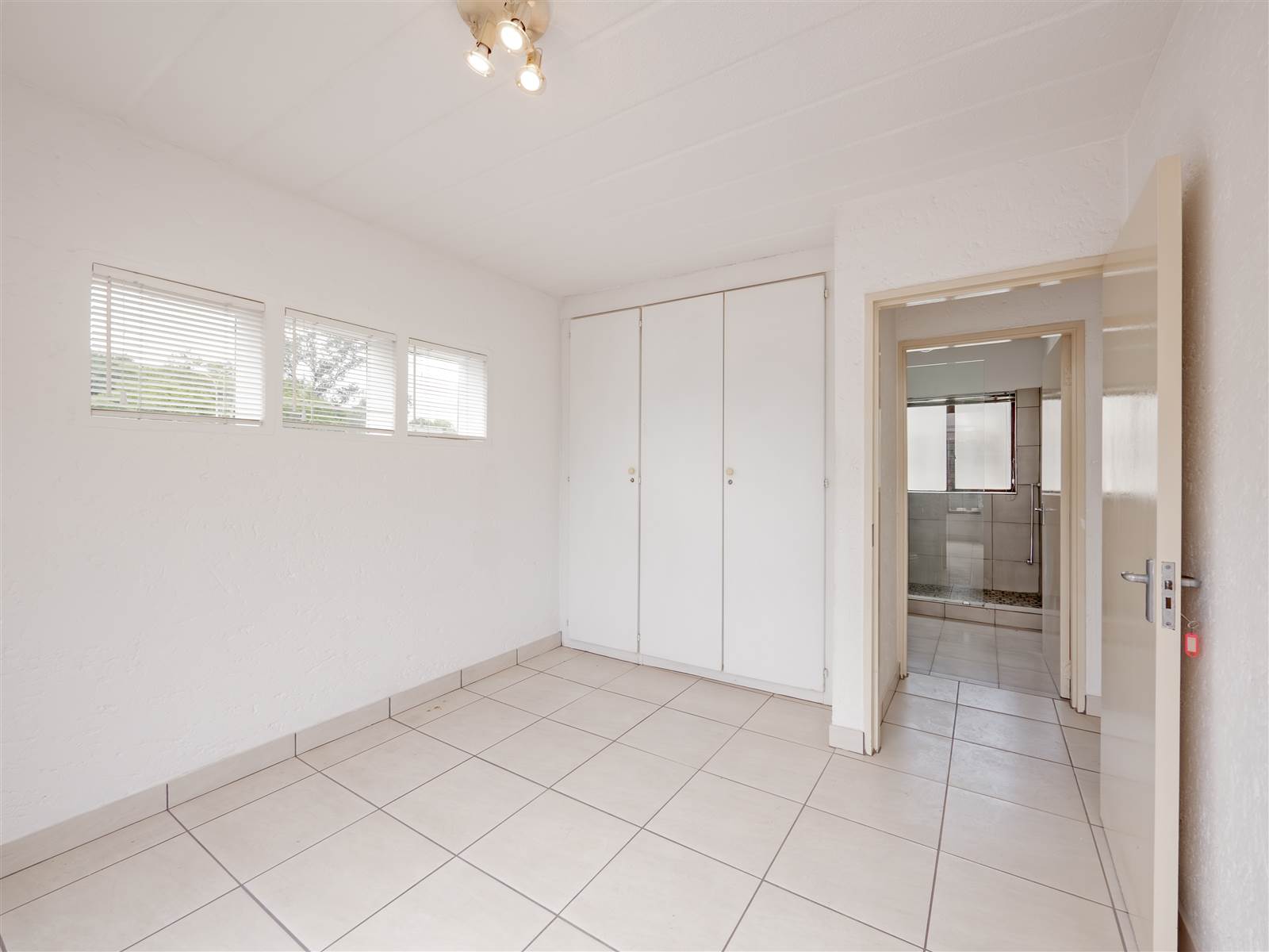 2 Bed Apartment in Sandhurst photo number 7