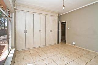 3 Bed House in Pretoria North photo number 4