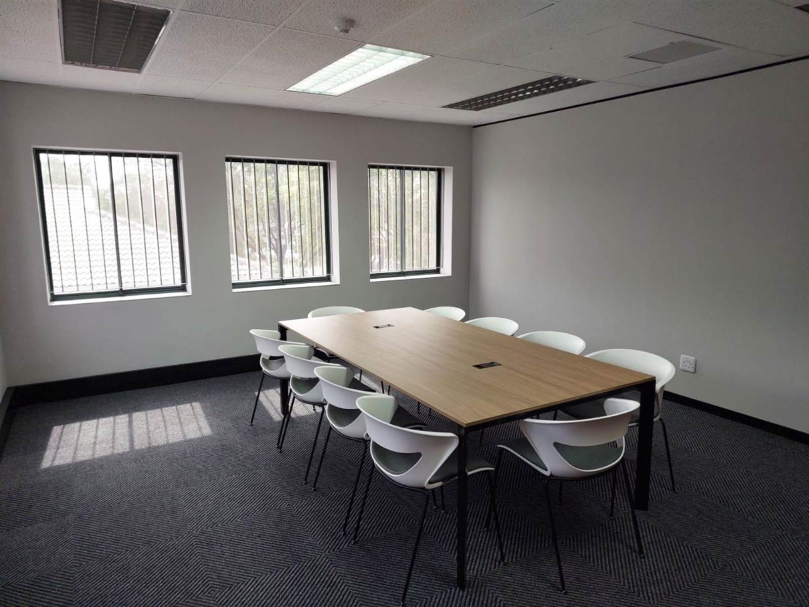 121  m² Commercial space in Bryanston photo number 2