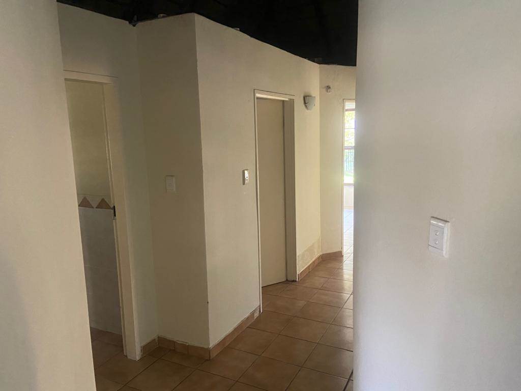 3 Bed Apartment in Randjesfontein photo number 15