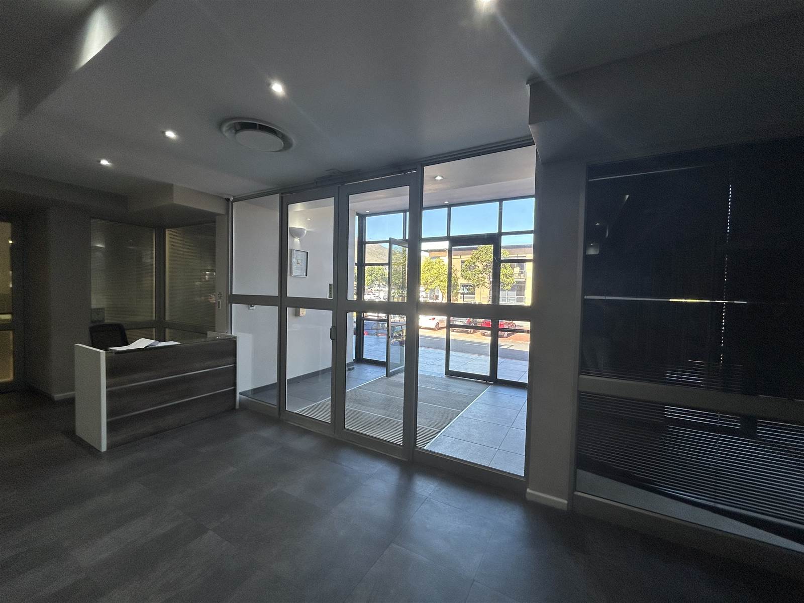 242  m² Commercial space in Plattekloof photo number 11
