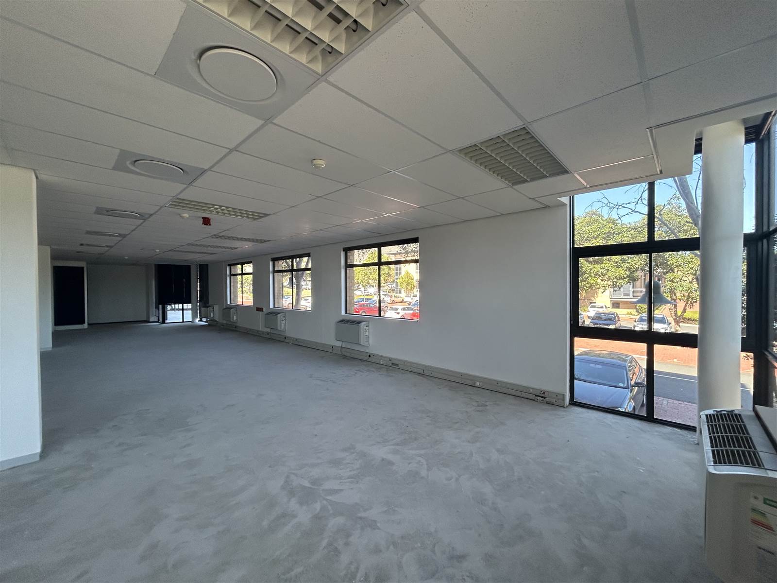 242  m² Commercial space in Plattekloof photo number 6