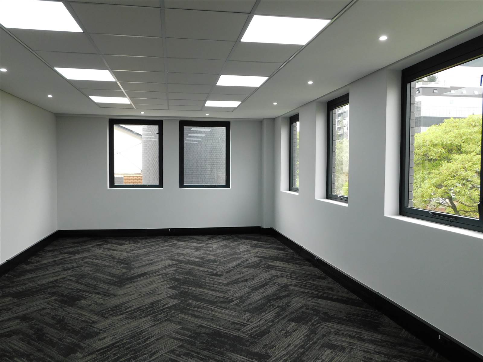 393  m² Commercial space in Rosebank photo number 10