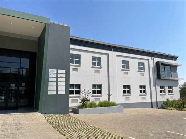 1 152  m² Commercial space