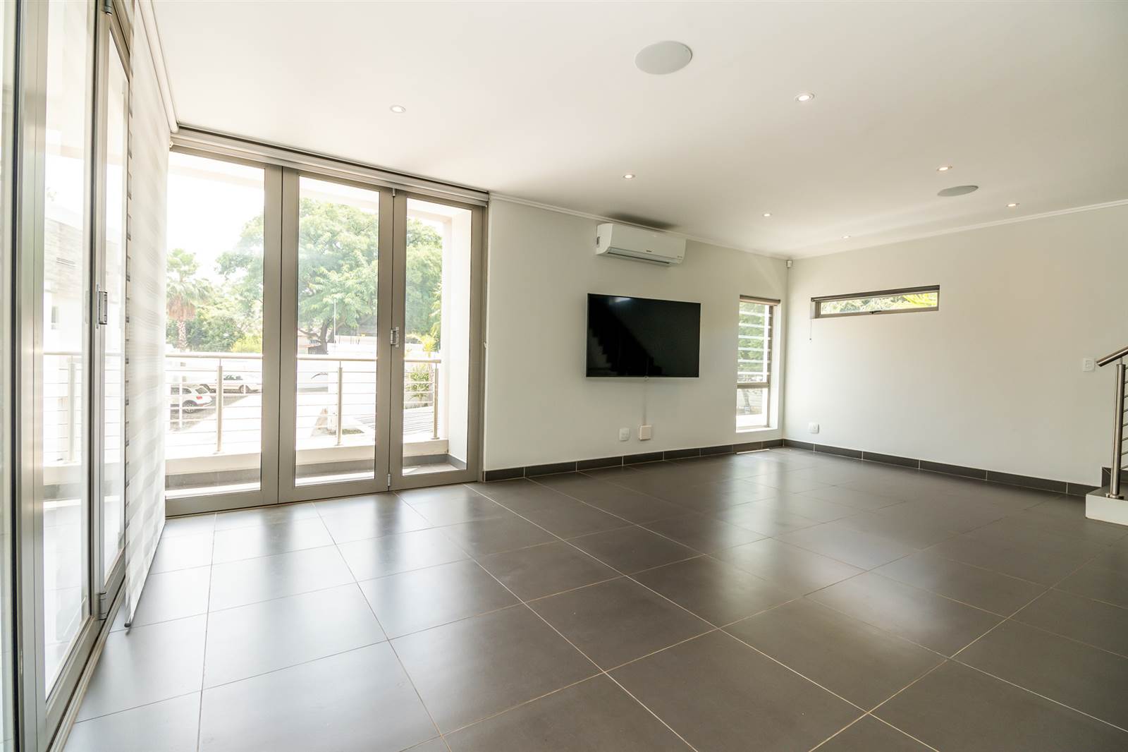 3 Bed Penthouse in Bryanston photo number 5
