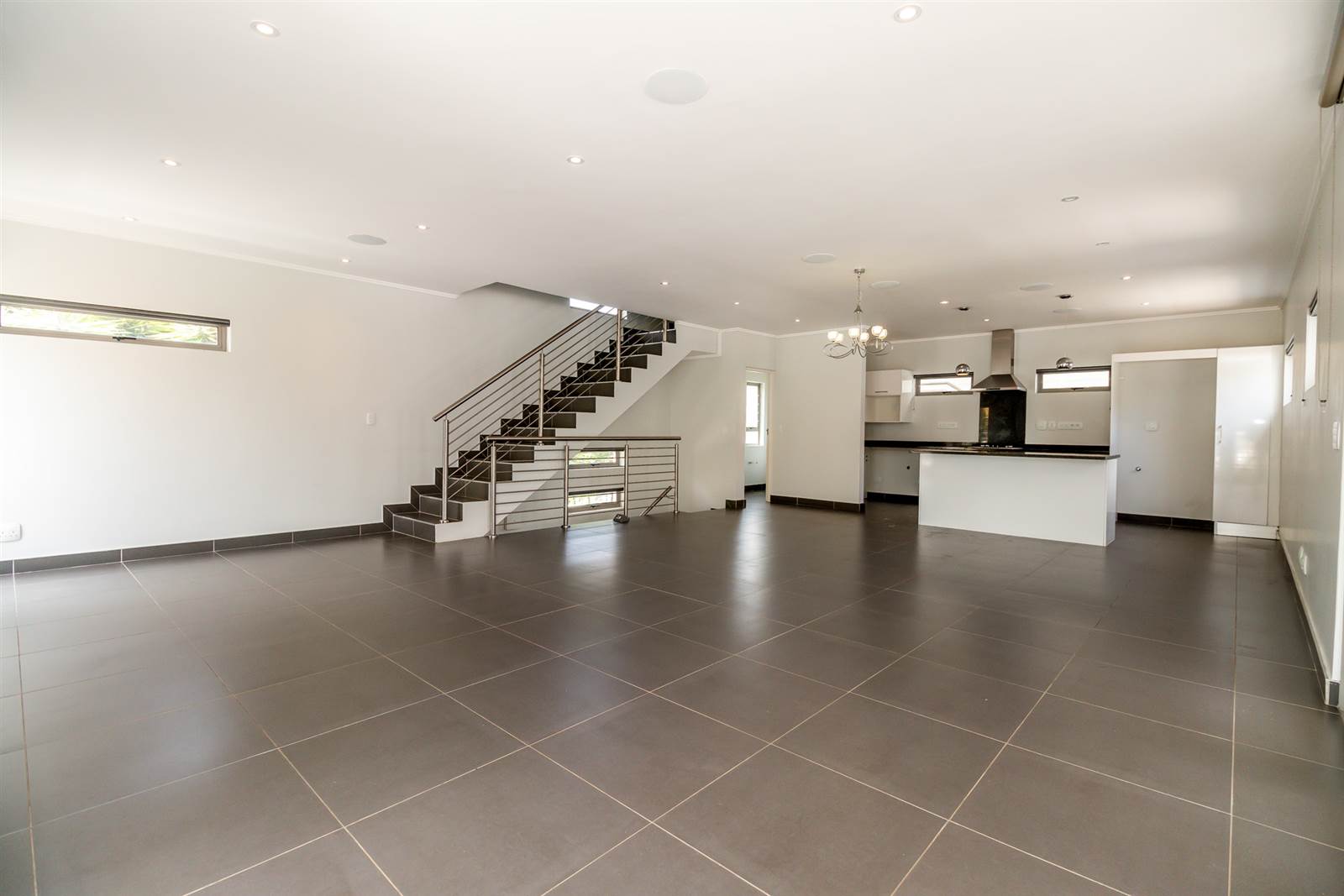 3 Bed Penthouse in Bryanston photo number 4