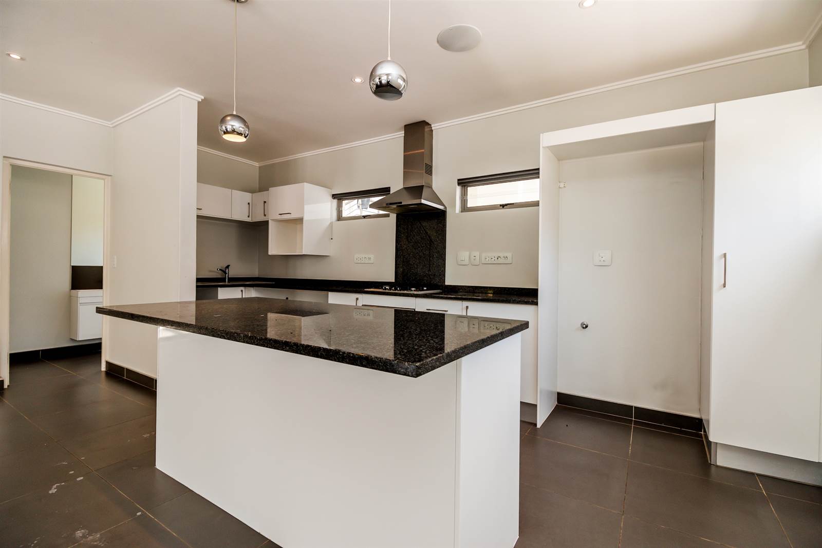 3 Bed Penthouse in Bryanston photo number 8