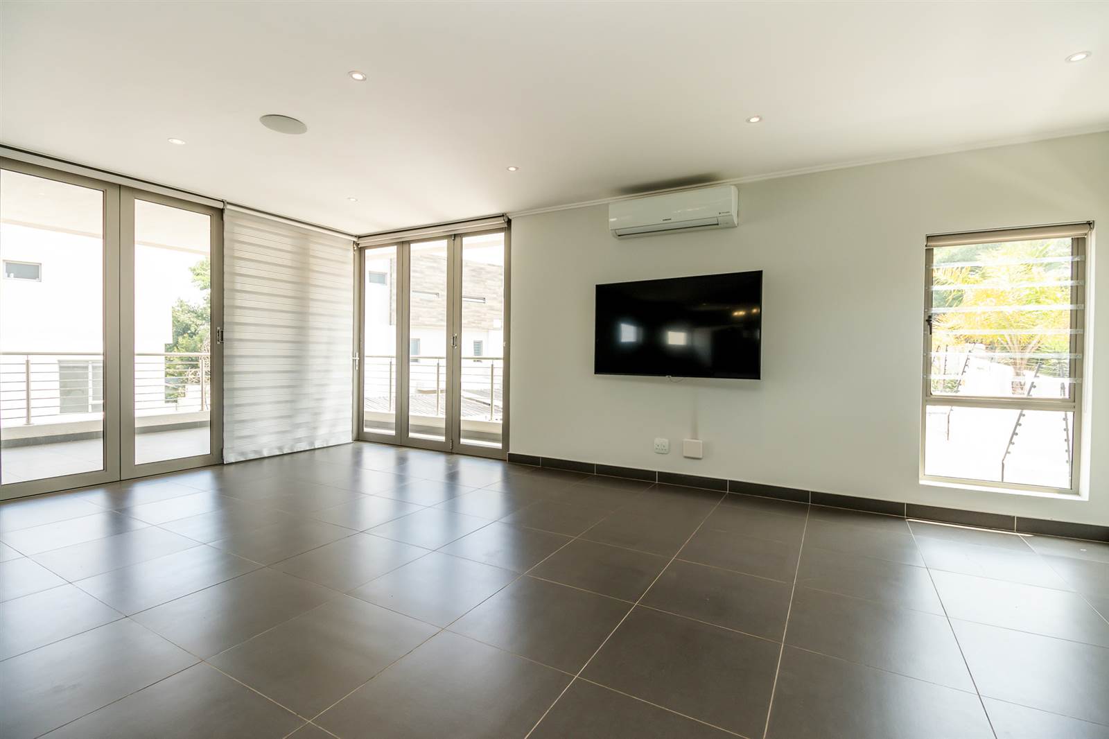 3 Bed Penthouse in Bryanston photo number 6