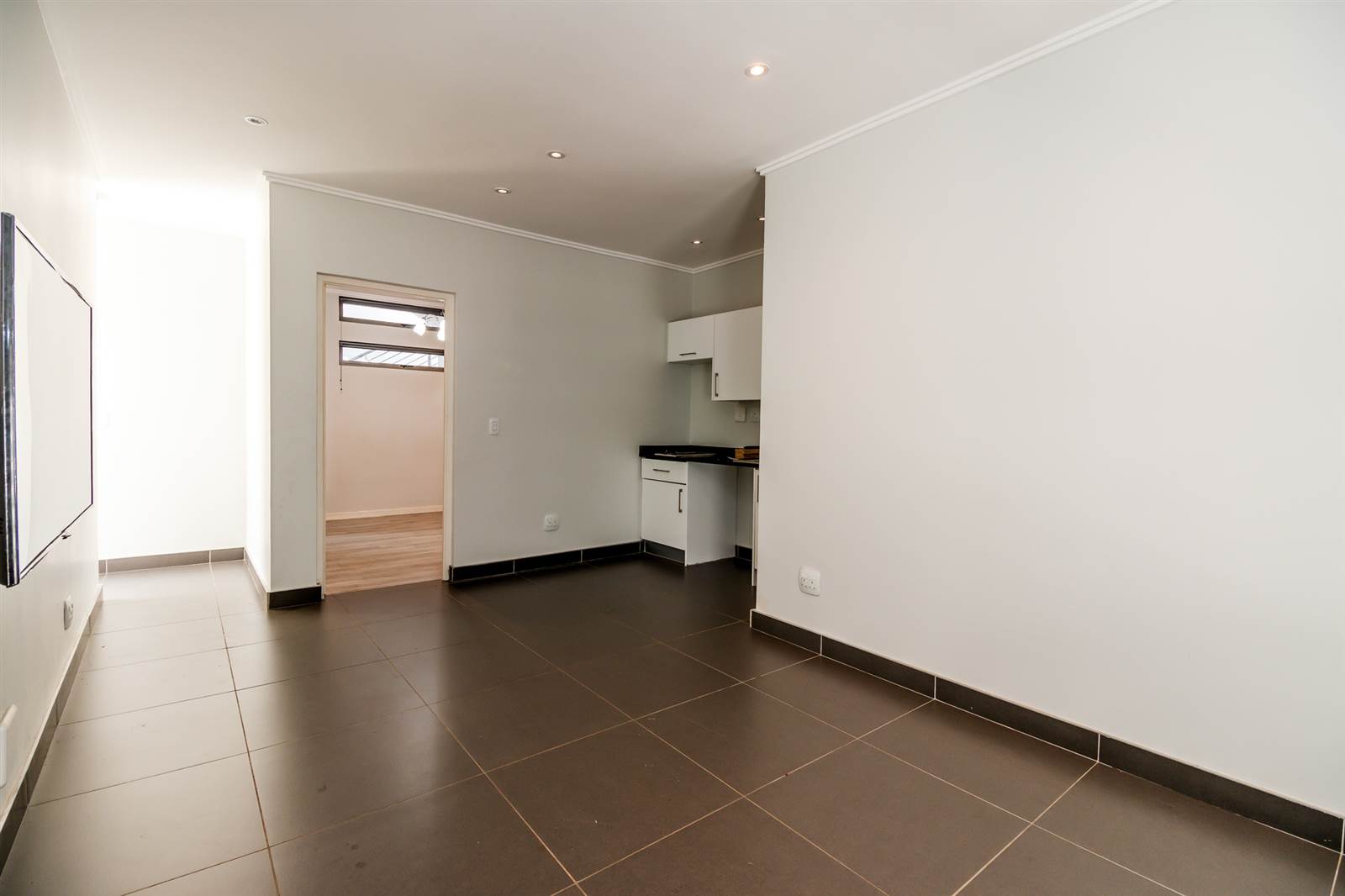 3 Bed Penthouse in Bryanston photo number 30