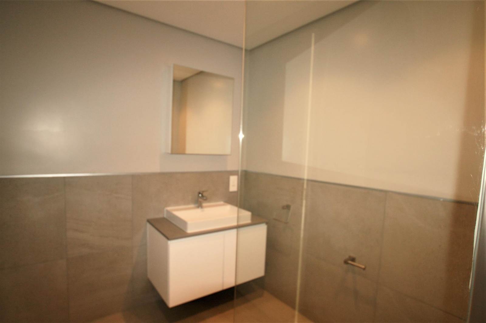 2 Bed Apartment in Melrose Arch photo number 12