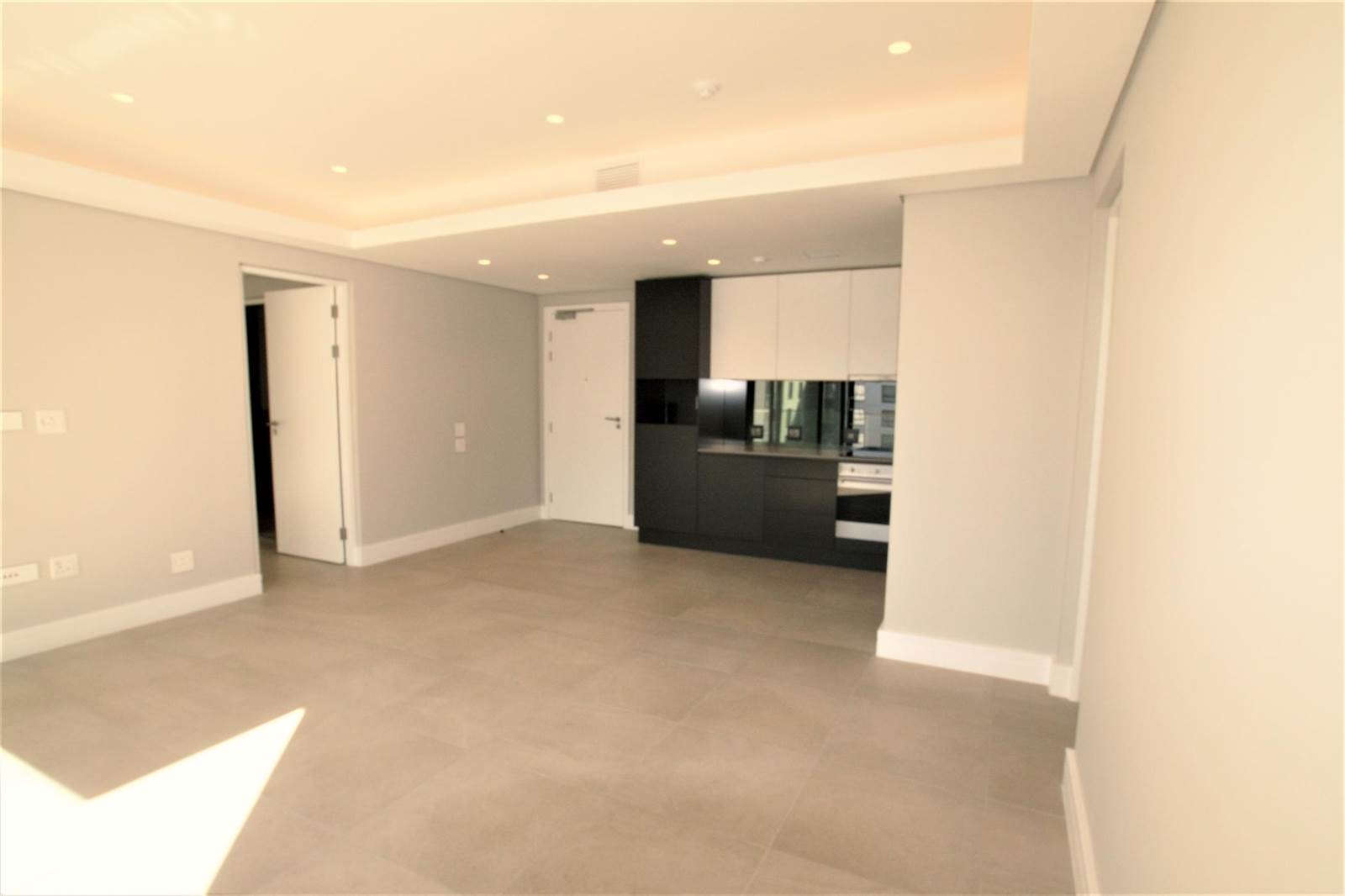 2 Bed Apartment in Melrose Arch photo number 4