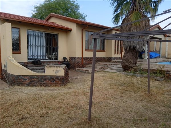 3 Bedroom House 3 Bedroom House