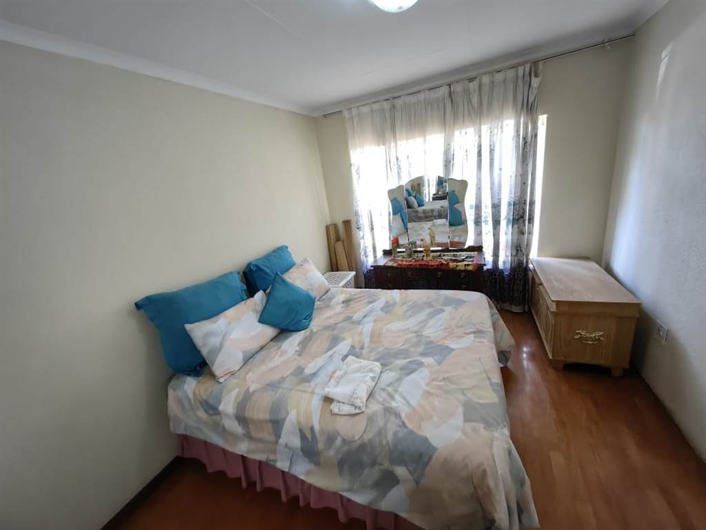3 Bed House in Protea North photo number 15