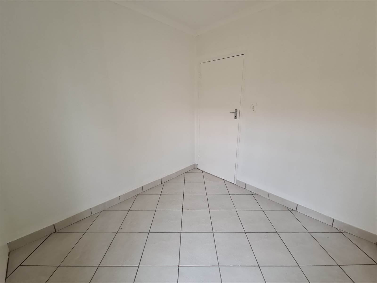 3 Bed Townhouse in Glen Marais photo number 13