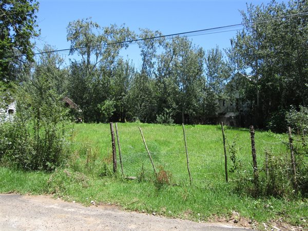 1 053 m² Land