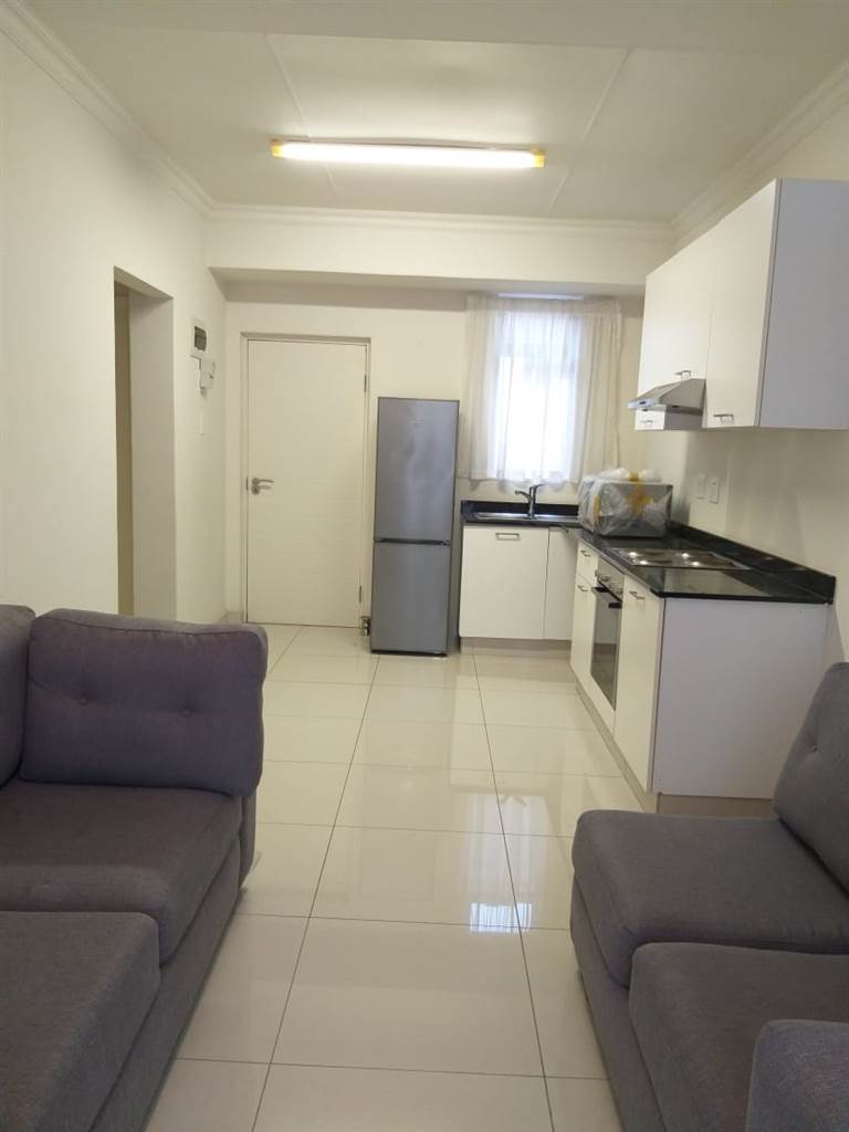 1 Bed Apartment in Umhlanga Ridge photo number 2