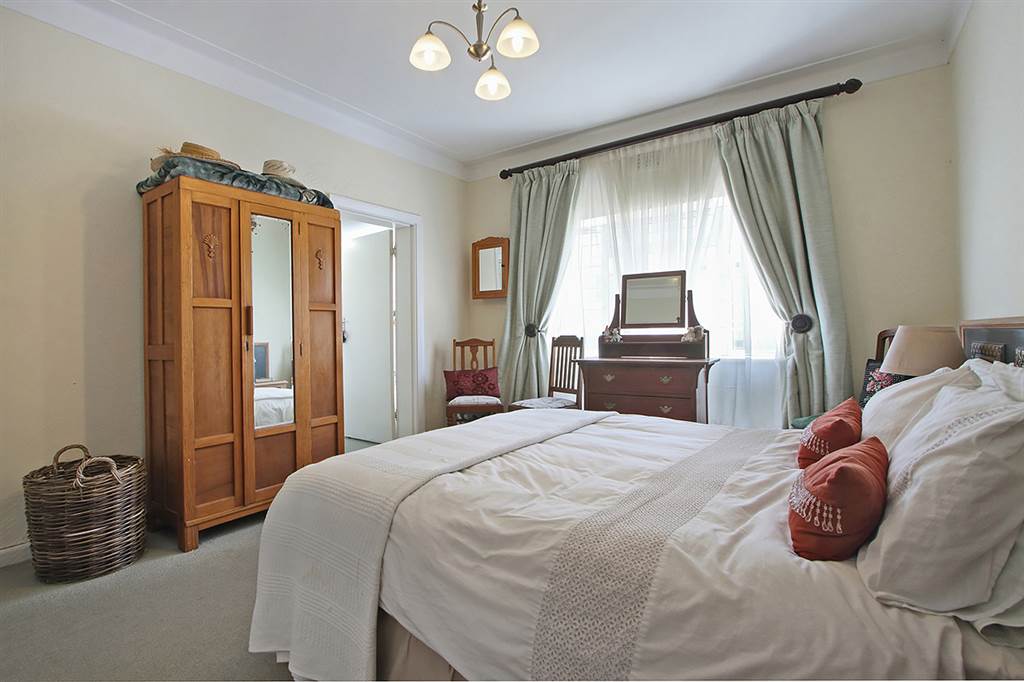 3.5 Bed Apartment in Kenilworth Upper photo number 13