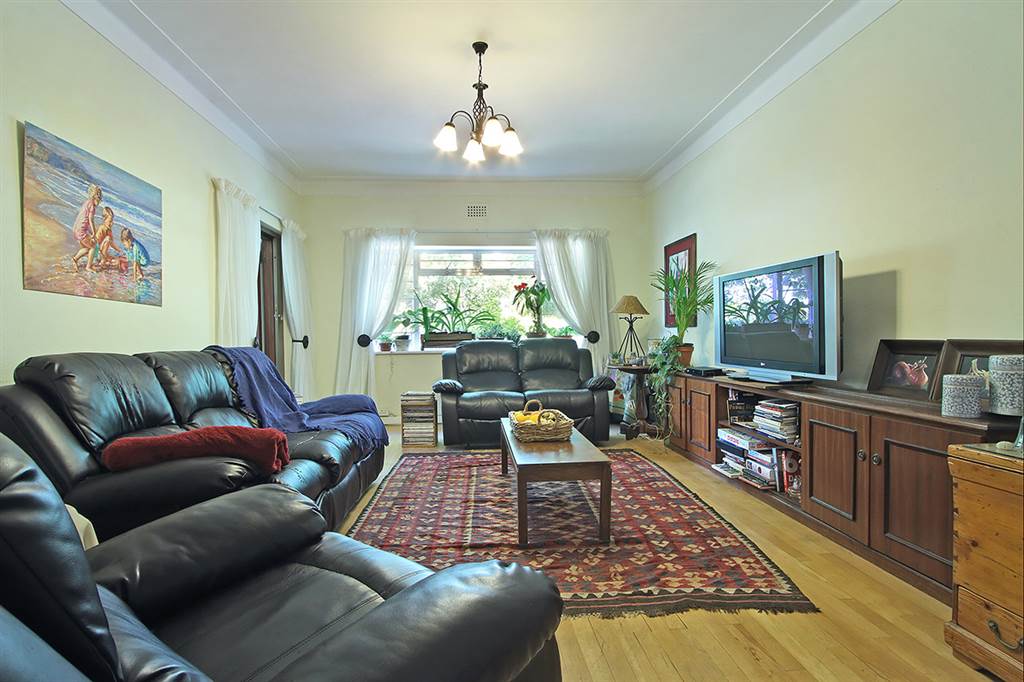 3.5 Bed Apartment in Kenilworth Upper photo number 3
