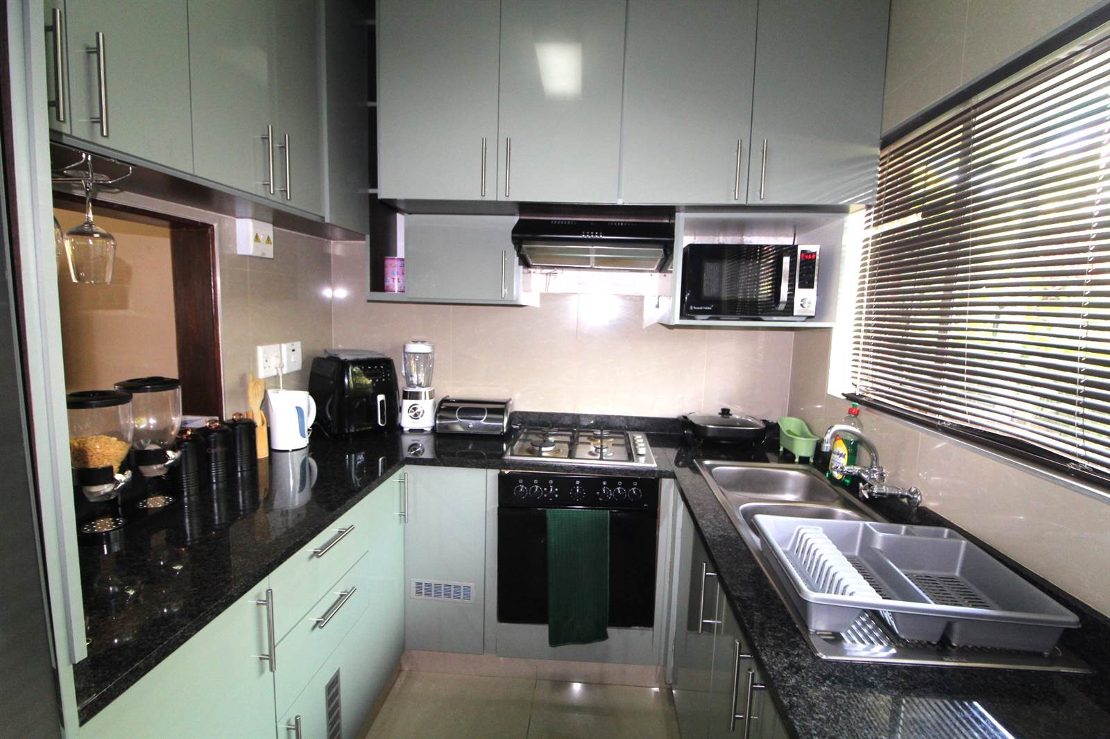 2 Bed Flat in Malvern photo number 3