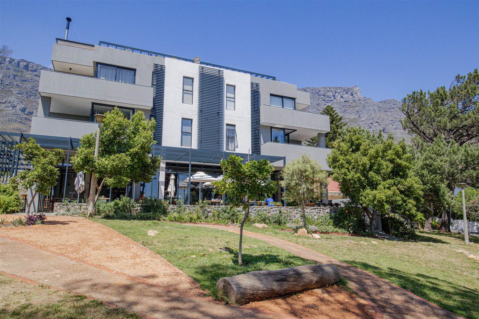 2 Bed Apartment in Vredehoek photo number 30