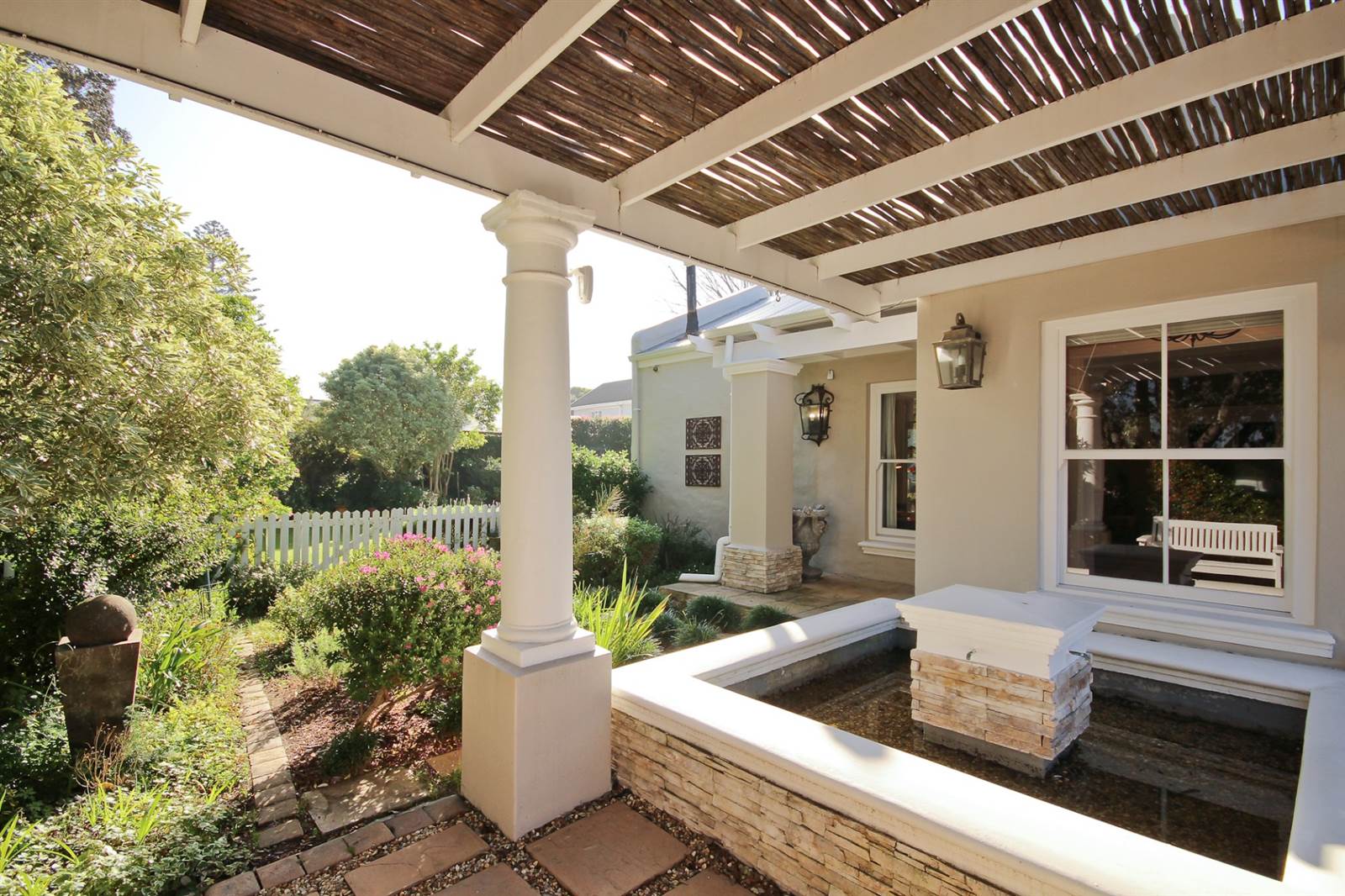 4 Bed House in Bergvliet photo number 5