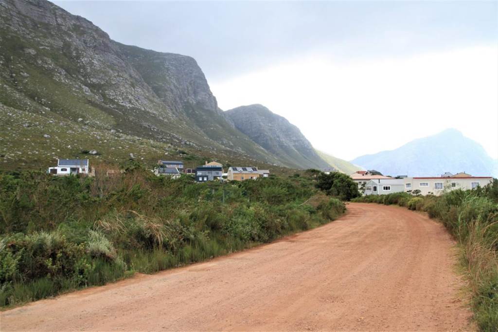 880 m² Land available in Bettys Bay photo number 13