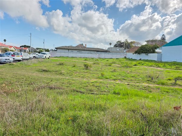 1 488 m² Land