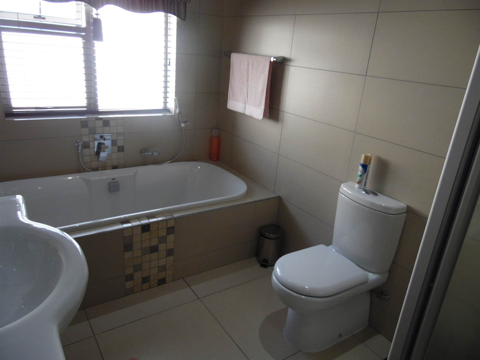 2 Bed Townhouse in Welkom photo number 14