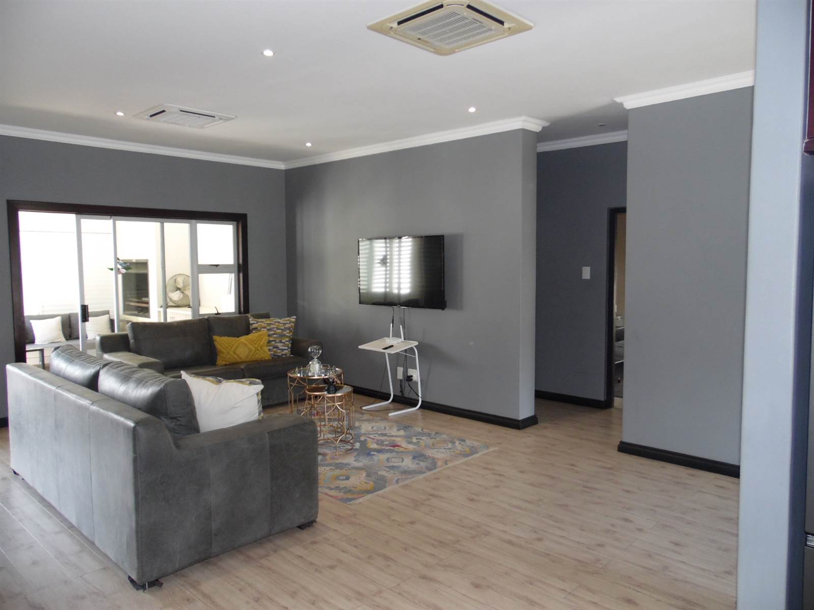 2 Bed Townhouse in Welkom photo number 3