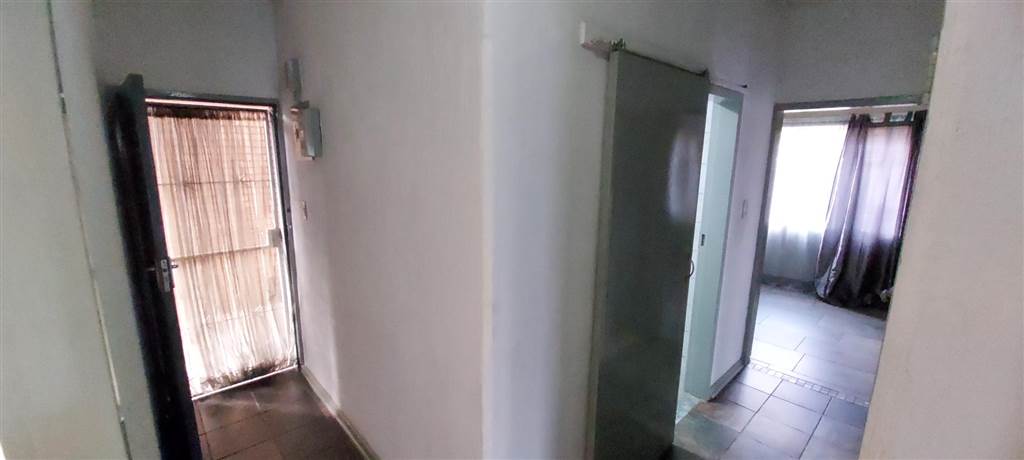 2 Bed Apartment in Meyerton Central photo number 14
