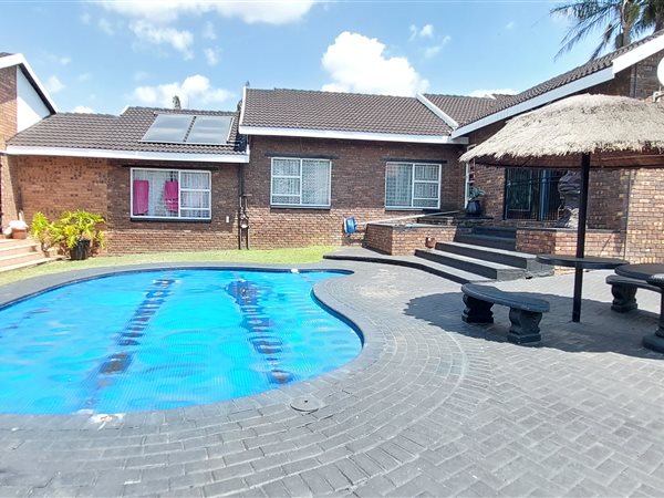 3 Bedroom House 3 Bedroom House