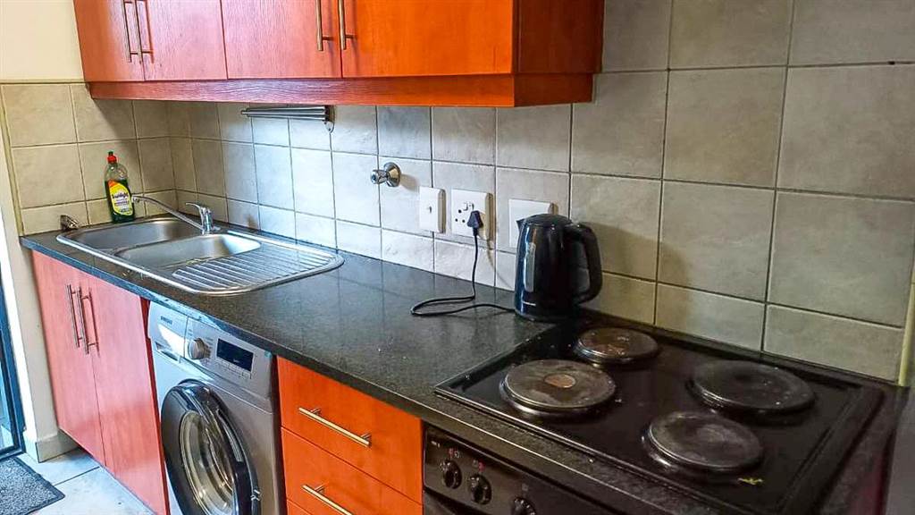 1 Bed Apartment in Northern Paarl photo number 5