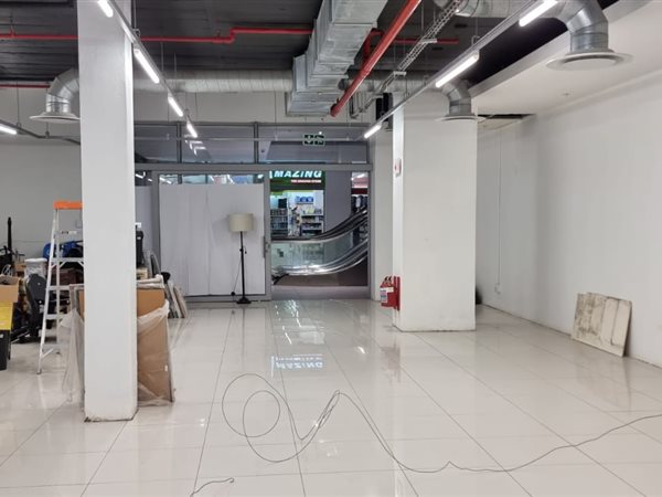 125  m² Commercial space