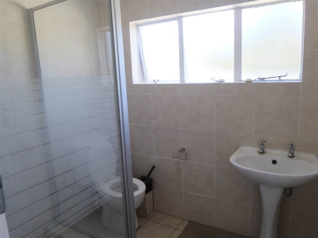 1 Bed Apartment in Lanseria and surrounds photo number 9
