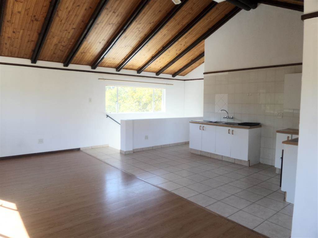 1 Bed Apartment in Lanseria and surrounds photo number 6