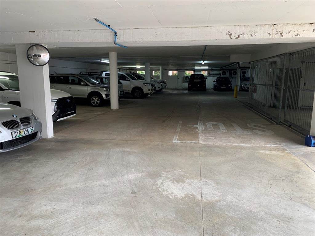 190  m² Commercial space in Walmer photo number 18