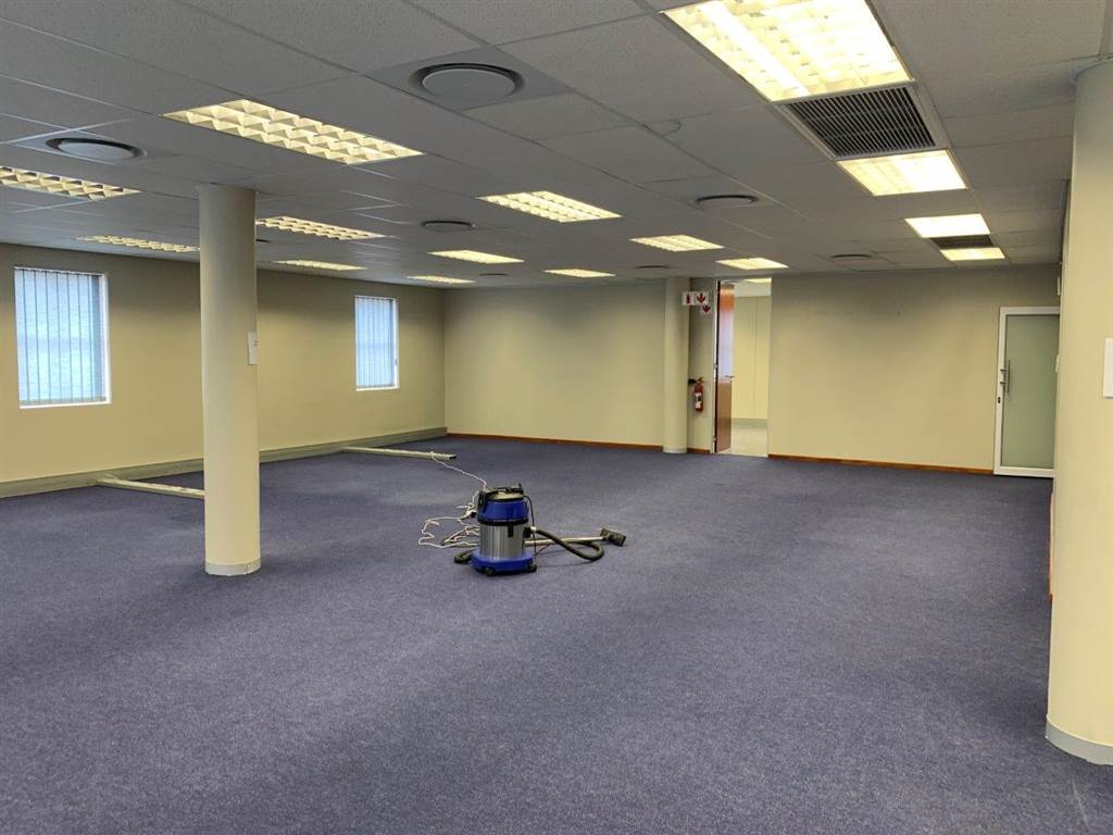 190  m² Commercial space in Walmer photo number 10