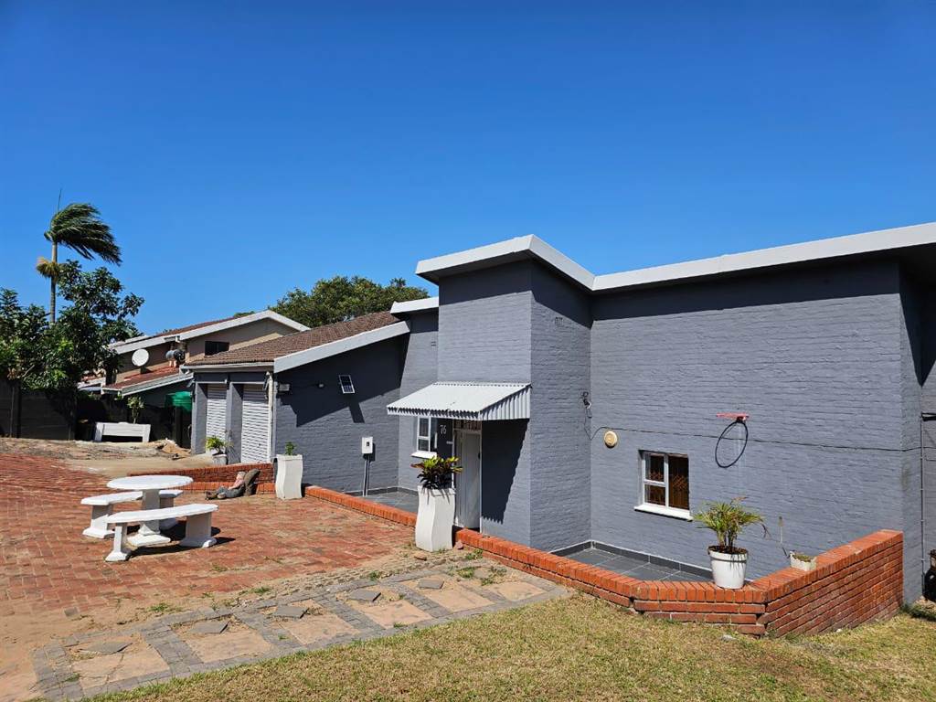 3 Bed House in Blythedale Beach photo number 1