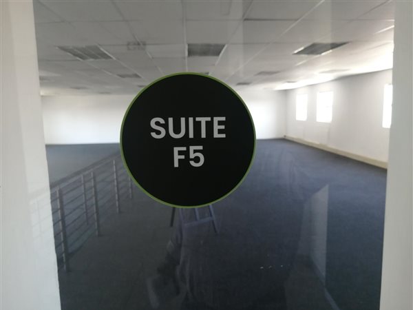 275  m² Office Space