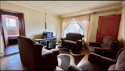 4 Bed House in Kwa Thema photo number 7