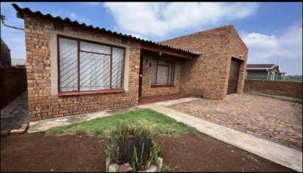 4 Bed House in Kwa Thema photo number 1