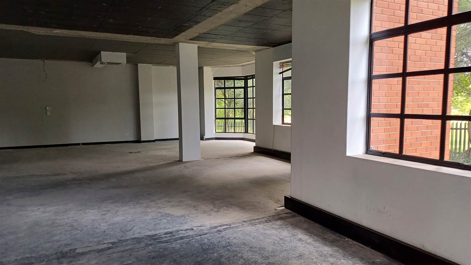 245.8  m² Commercial space in Bryanston photo number 2
