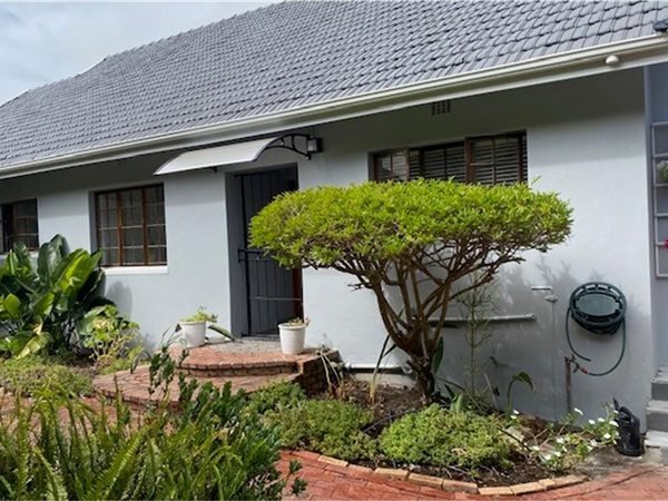 4 Bed House in Clovelly